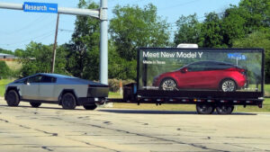 Tesla’s Bold Ad Move