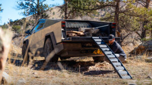 Cybertruck RWD Debuts