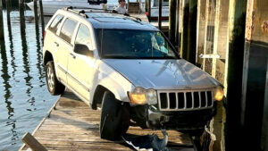 Jeep’s Wild Dock Dive