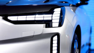Volvo’s EX90 Delays