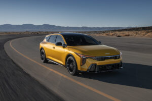 Kia Closes Hyundai Gap
