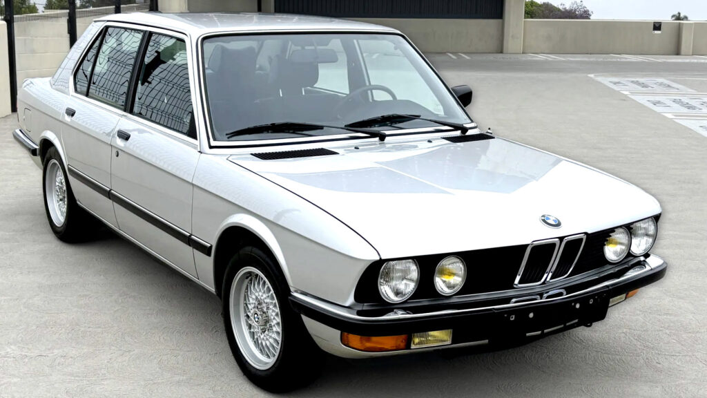 1981 BMW 528i Auction